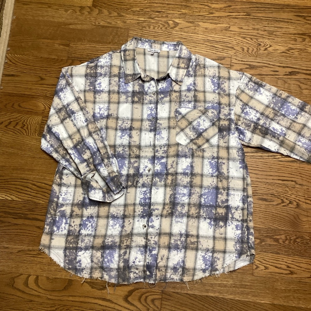 White Birch button up lightweight Distressed Plaid top. Size Medium
